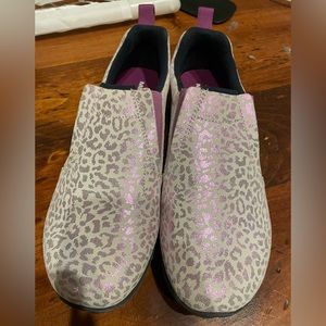 Big girls’ merrells - size 6/ EU 37. Only tried on inside.  Never worn outside.